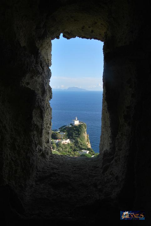 il faro dalla garitta.JPG
